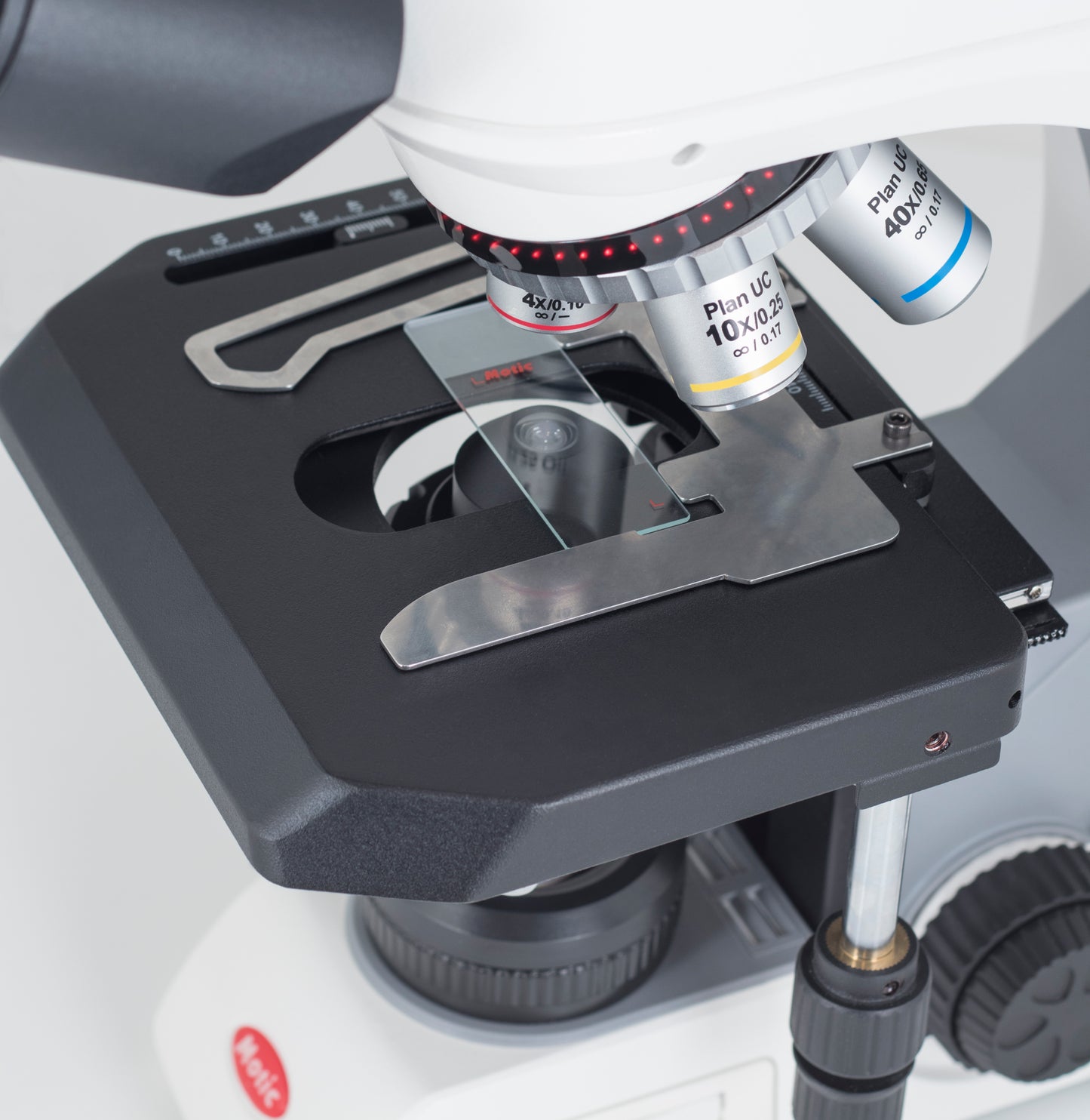 Microscopio binocular
PANTHERA C2 LED