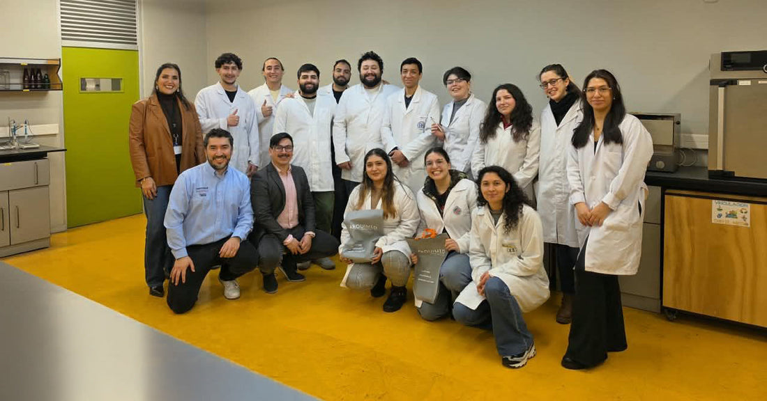Clínica de Pipeteo junto a la comunidad de la Escuela de Ingeniería Bioquímica PUCV de la Pontificia Universidad Católica de Valparaíso.